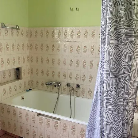 Small Room For Short Stay Krakow Exterior photo